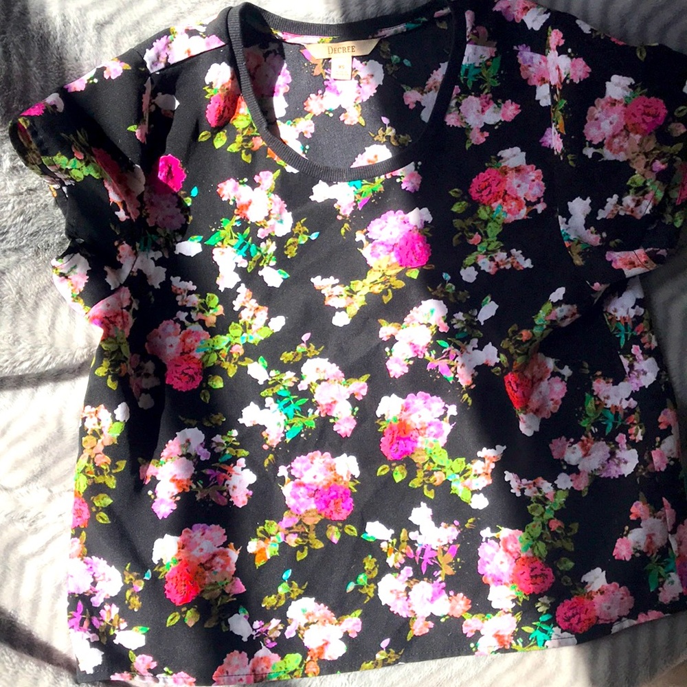Decree all over flower design polyester shirt 💖🌸